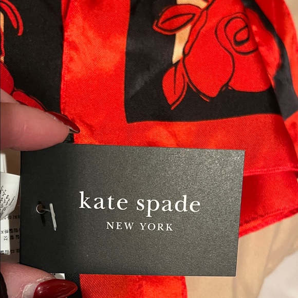 NWT Kate Spade Vibrant Red and Black Floral Scarf 28”+28” aprox - Picture 5 of 8